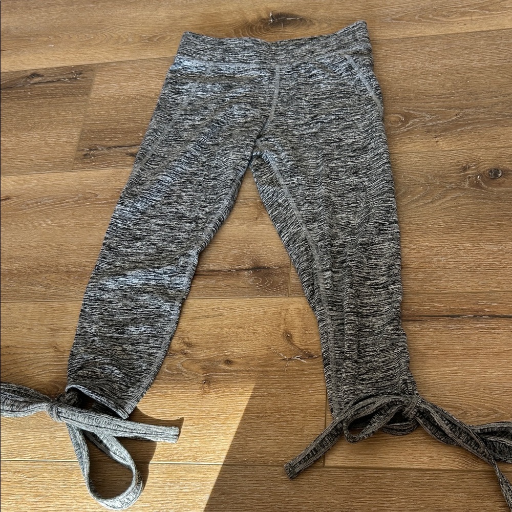 Mossimo Supply Co. Fitted Charcoal Capri Leggings with Ties from Target